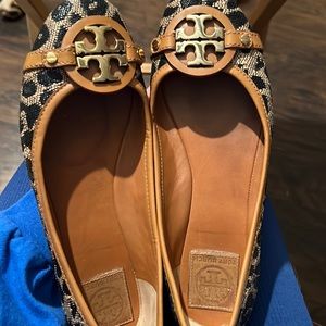 Tory Burch leopard flats size 8